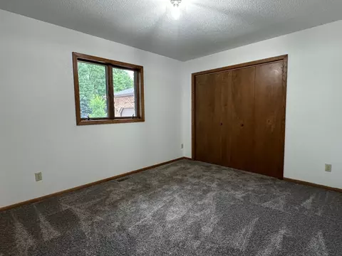 605 Arbor Ct, Marshall, MN 56258 photo 17