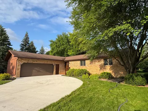 605 Arbor Ct, Marshall, MN 56258 photo 32