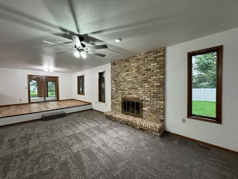 605 Arbor Ct, Marshall, MN 56258 photo 2