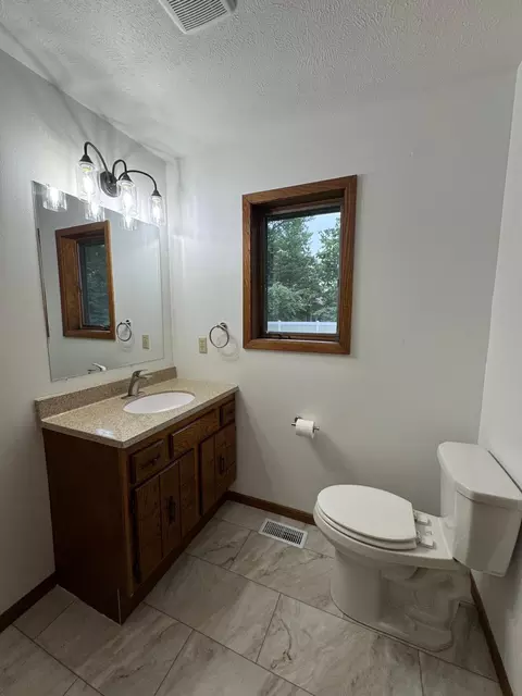 605 Arbor Ct, Marshall, MN 56258 photo 15