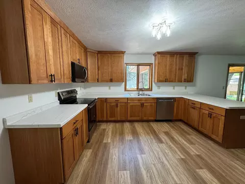 605 Arbor Ct, Marshall, MN 56258 photo 5