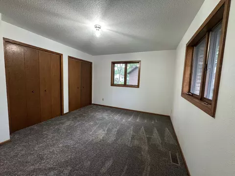 605 Arbor Ct, Marshall, MN 56258 photo 18