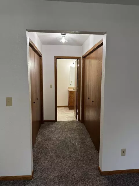 605 Arbor Ct, Marshall, MN 56258 photo 14