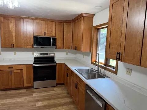 605 Arbor Ct, Marshall, MN 56258 photo 6