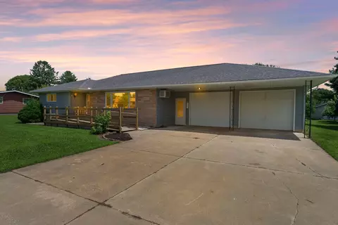 405 Robert St, Ostrander, MN 55961
