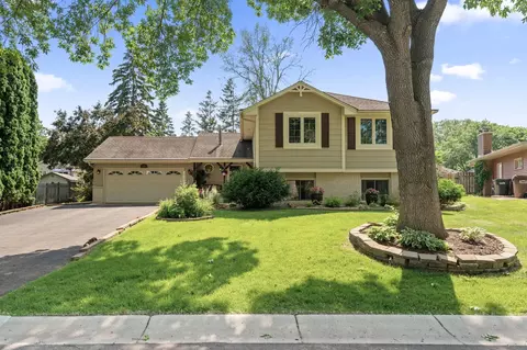 6469 Deerwood Ln N, Maple Grove, MN 55369