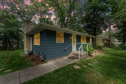 6053 S Linwood Dr NE, Wyoming, MN 55092