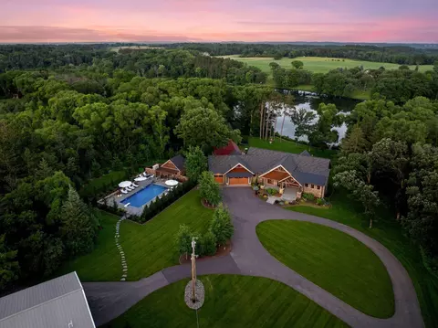 1099 Indian Trl S, Afton, MN 55001
