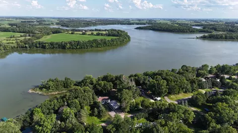 57975 226th St, Litchfield, MN 55355