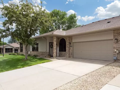 4145 Arbor Ln, Eagan, MN 55122 photo 2
