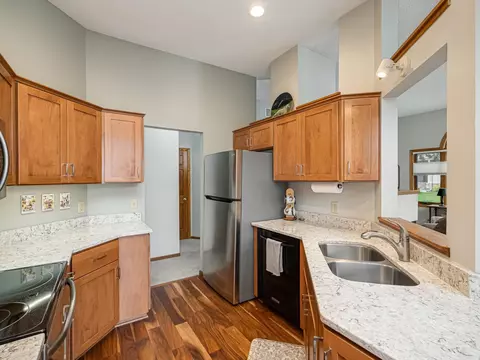 4145 Arbor Ln, Eagan, MN 55122 photo 14