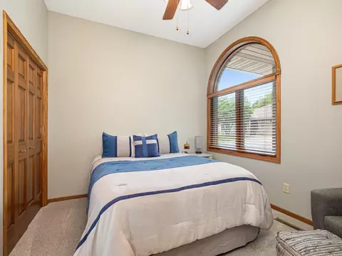 4145 Arbor Ln, Eagan, MN 55122 photo 18