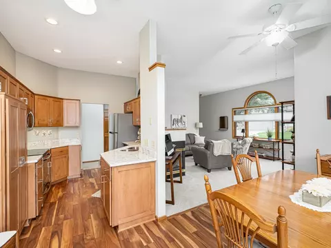 4145 Arbor Ln, Eagan, MN 55122 photo 12
