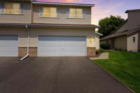 1055 Willow Trl, Farmington, MN 55024