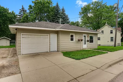 404 2nd St W, Jordan, MN 55352