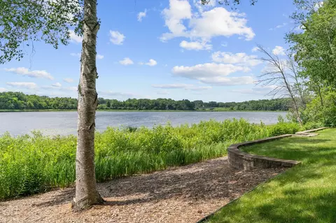 8924 Birchwood Ln, Bloomington, MN 55438