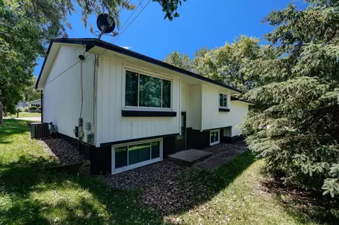 2302 7th Ave E, North Saint Paul, MN 55109
