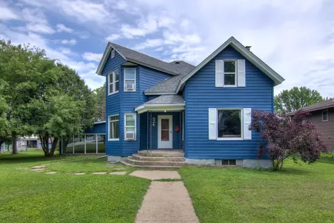 924 6th St W, Wabasha, MN 55981