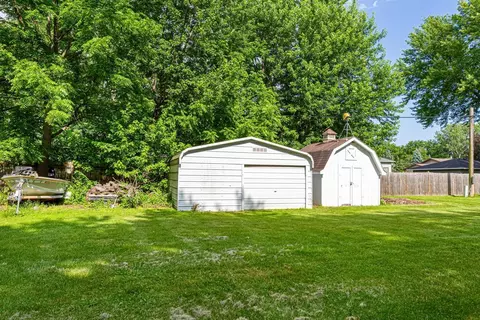 Exterior - 103 9th Ave SE, Faribault, MN 55021 photo 8 of 10