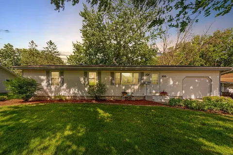 Exterior - 103 9th Ave SE, Faribault, MN 55021 photo 4 of 10