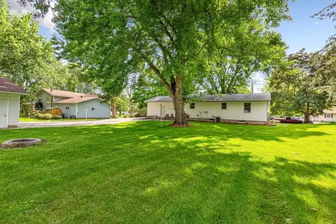 Exterior - 103 9th Ave SE, Faribault, MN 55021 photo 9 of 10