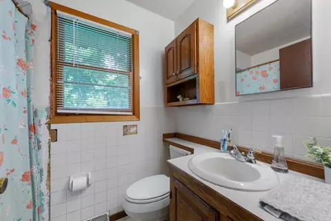 Bath - 103 9th Ave SE, Faribault, MN 55021 photo 1 of 2