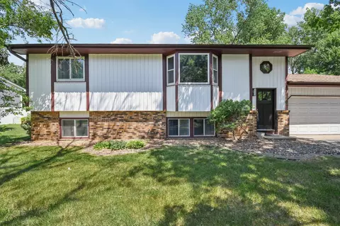 1555 Lois Dr, Shoreview, MN 55126