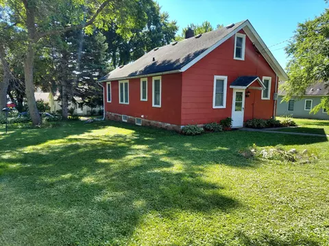 306 3rd St SE, Montgomery, MN 56069