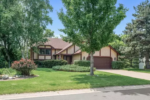 1306 Wynridge Dr, Arden Hills, MN 55112