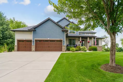 1208 Clearwater Dr, Woodbury, MN 55129