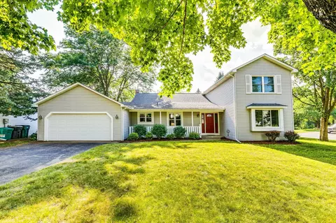 5577 Alameda St, Shoreview, MN 55126