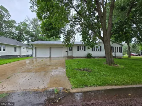 305 W 3rd St, Winthrop, MN 55396