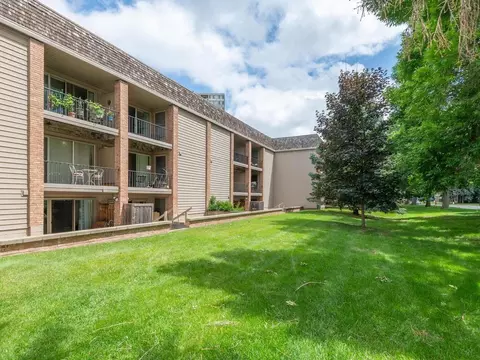 6423 Colony Way #1C, Edina, MN 55435