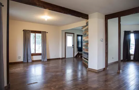 Living - 305 2nd Ave SE, Plainview, MN 55964 photo 2 of 4