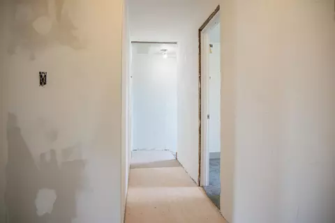 Entry Way - 305 2nd Ave SE, Plainview, MN 55964 photo 1 of 3