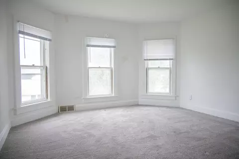 Bedroom - 305 2nd Ave SE, Plainview, MN 55964 photo 1 of 5