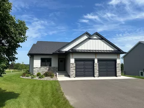 620 Doar Dr, New Richmond, WI 54017