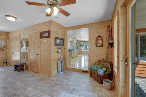 Entry Way - 216 E Summit Ave, Walker, MN 56484 photo 4 of 8
