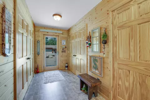 Entry Way - 216 E Summit Ave, Walker, MN 56484 photo 6 of 8