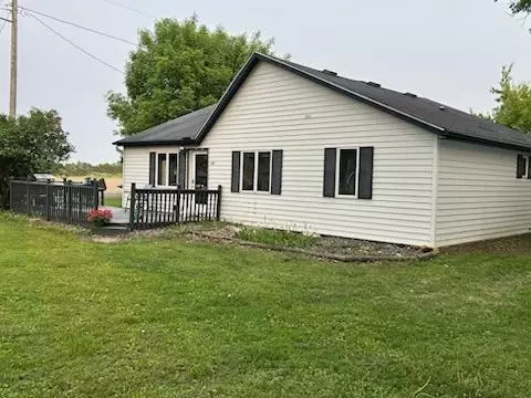152 S Avenue Ave E, Clear Lake, WI 54005
