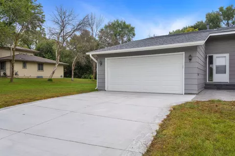 2530 Teakwood Ln N, Plymouth, MN 55441