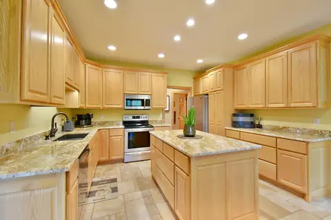 Kitchen - 34740 County Road 9, Avon, MN 56310 photo 1 of 8
