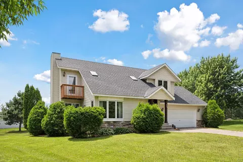 420 Pleasant Crest Cir, Annandale, MN 55302