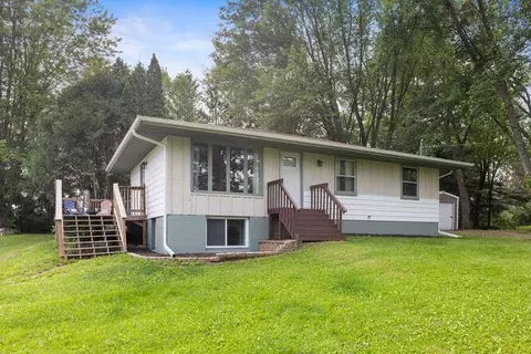 44775 Bending Ave, Harris, MN 55032