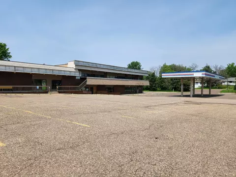 2137 Division St N, North Saint Paul, MN 55109