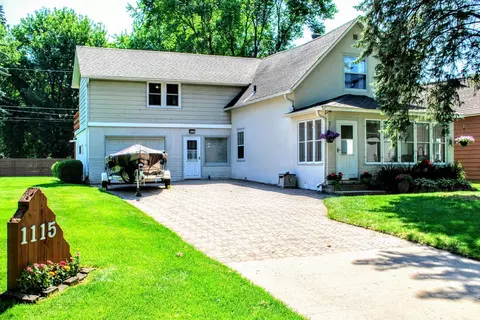 1115 S 5th St, Brainerd, MN 56401