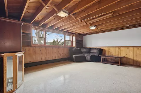 Living - 620 8th St SW, Faribault, MN 55021 photo 3 of 4