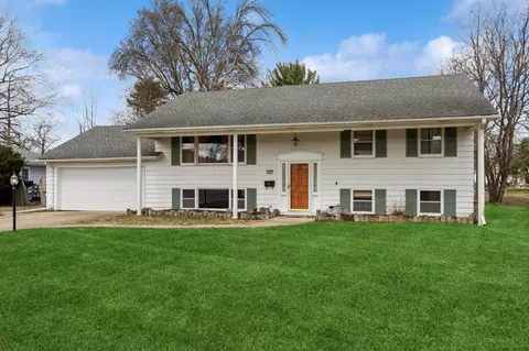 620 8th St SW, Faribault, MN 55021