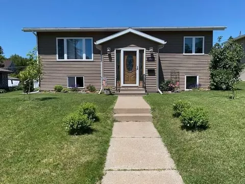 1019 17th St N, Virginia, MN 55792