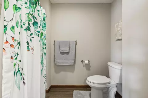 Bath - 5496 E Brenner Pass, Fridley, MN 55432 photo 3 of 5